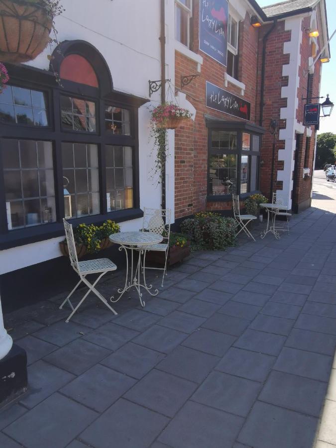 The Lazy Lion Bed & Breakfast Milford on Sea Exterior photo